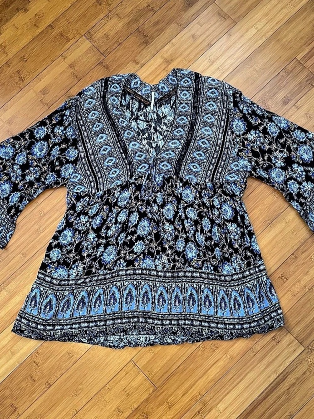 Free People Floral Tunic in Black & Blue Size Small